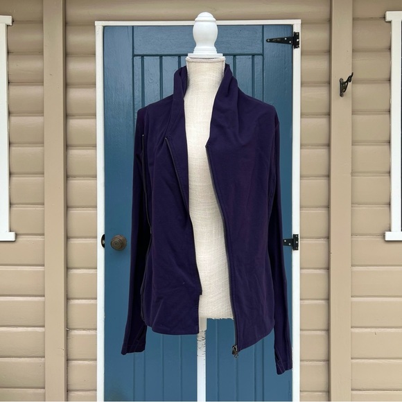Lululemon Bhakti Yoga Jacket
Black Grape Women’s Size 6 - Picture 4 of 10